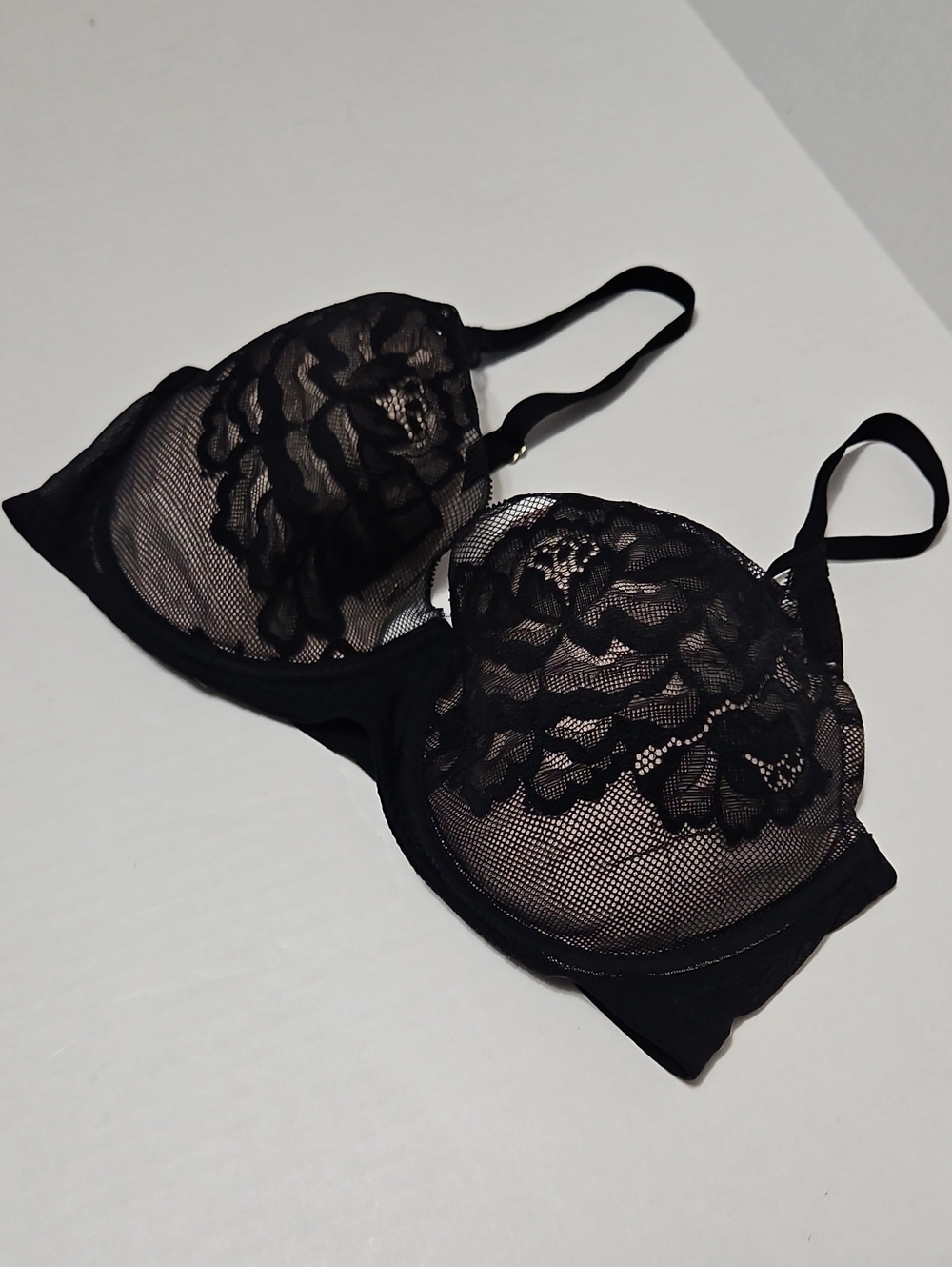 Natori Black Floral Lace Underwire Lightly Padded Bra Size 32DD